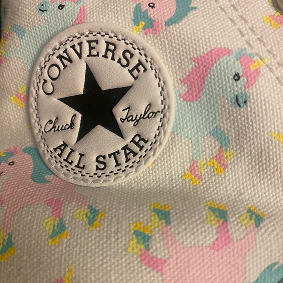 CONVERSE UNICORN CHUCK TAYLOR ALL STAR NWOT JUNIOR SIZE 5 - Picture 2 of 10